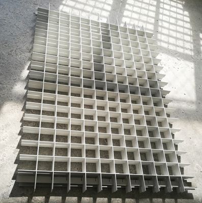부드러운 표면 FRP 천장 그리드 유리섬유 서스펜딩 천장 그리드 80mm 100mm Mesh