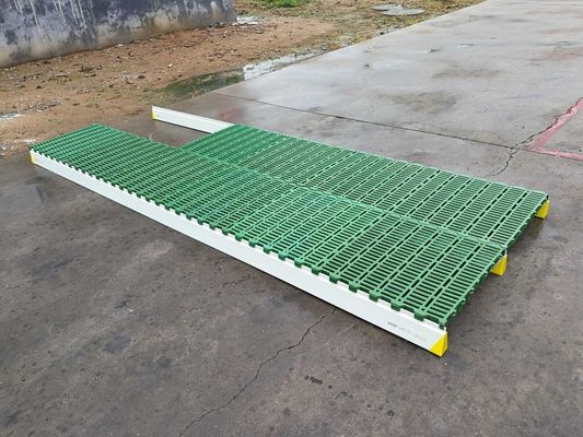 60x60x5cm 양집용 플라스틱 슬래트 바닥 산업 디자인 스타일 견고
