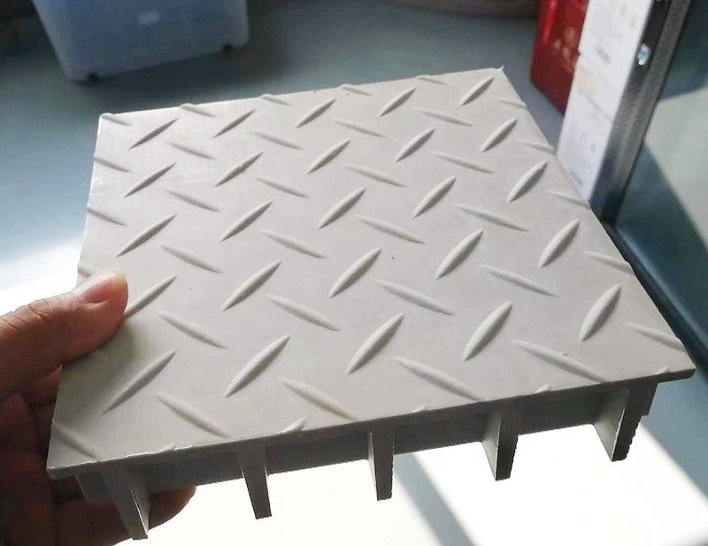 화학적 부패 저항과 높이 20mm ~ 50mm의 FRP Grating Walkway